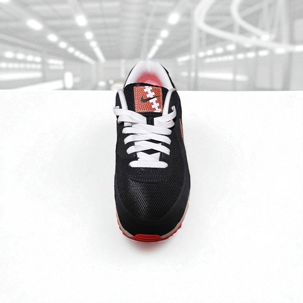 NEW Nike Black and Orange Athletic Shoes NWT - Picture 3 of 5